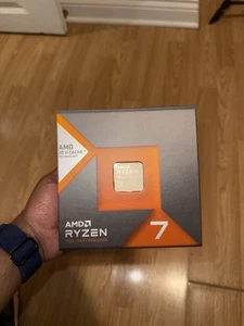 AMD Ryzen 7 7800X3D Processor - Photo 1/3