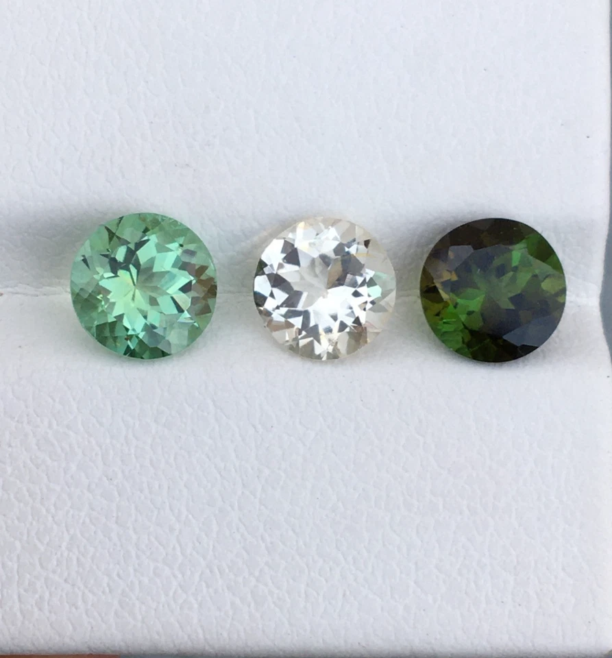 Fantastic multi tourmaline perfect round cut 3 pieces good color 2.60 carat - Image 1 of 4