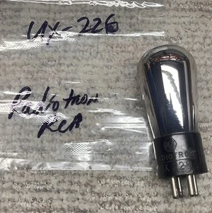 UX-226 RCA RADIOTRON Radio Tube - Picture 1 of 3