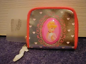 Disney Store Cinderella Silver Glass Slipper Purse Stunning BRAND NEW! VERY RARE - Picture 1 of 4