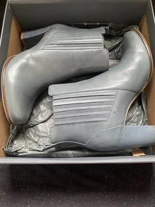 BRAND NEW ECCO SUPER SOFT LEATHER ANKLE BOOTS UK 7/EU40 - Picture 1 of 8