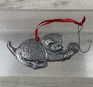 Christmas Tree Ornament Metal Kitten Playing With Yarn 3.5” - Picture 1 of 3