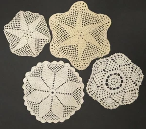 Juego de 4 tapetes vintage hechos a mano beige redondo algodón ganchillo variedad mixta - Imagen 1 de 16
