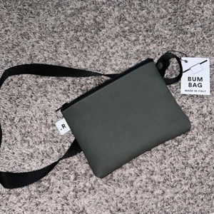 🆕 Riga Bauchtasche Crossbody Reißverschluss Grau Geldbörse - Bild 1 von 7