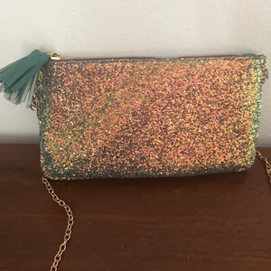 Pequeño bolso azul azulado con brillo y cadena dorada - Imagen 1 de 10