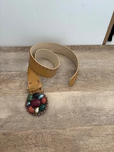 Cintura con borchie e fibbia gioiello Leatherock, taglia 36, marrone senape - Foto 1 di 10