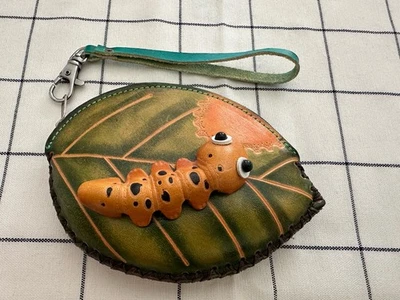 Cartera monedero cambio hoja cuero con oruga Foto 1 de 4