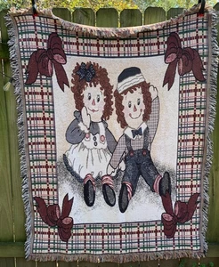 Manta tapiz tejida con flecos vintage Raggedy Ann and Andy Dolls - Imagen 1 de 7