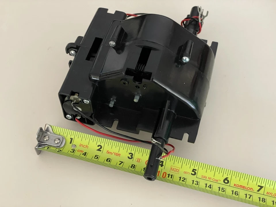 Twin brushed motors gearbox for toy car or robot, never used, vintage - Image 1 of 3