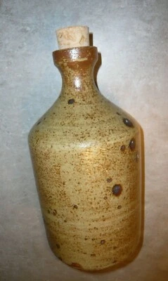 Ancienne  Bouteille en terre - Grés -  Poterie - Ø 12 cm - Hauteur 23 cm - Photo 1/4