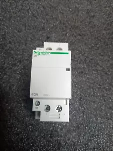 SCHNEIDER ELETTRICO A9C20842 Contattore iCT 2NA 40A comando 230÷240Vca - Foto 1 di 3