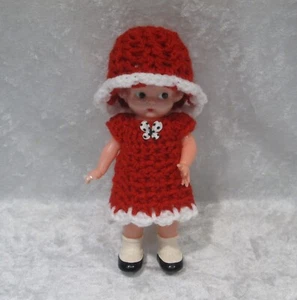 Passend für KNICKERBOCKER RASSELPUPPE #04 Handarbeit gehäkelt Kleid & Mütze Set - Bild 1 von 3
