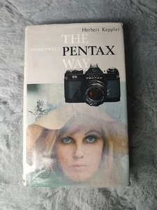 VTG Book Pentax The Pentax Way Honeywell 6th Ed Amphoto 1973 - Picture 1 of 10
