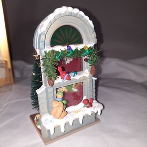 Hallmark Keepsake Ornament Club Exclusive Christmas Window Series 2003 New