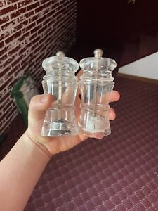 Uk Design Clear Salt And Pepper Shakers