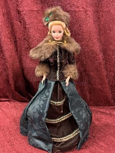 1996 Mattel Barbie Holiday Caroler Barbie Doll With Display Stand - Picture 1 of 2
