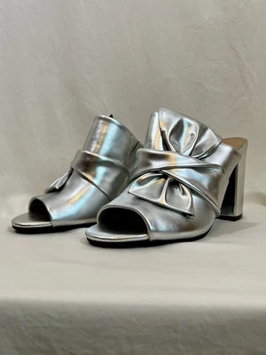 Christian Siriano для Payless женщин 9,5 Серебряный каблуки w бант сложены открытый носок 41 - Изображение 1 из 4