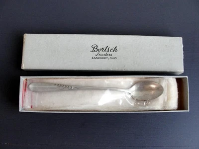 Cuchara de alimentación de bebé Barton de caña de plata esterlina de colección trigo plateado 1952 nueva de colección Foto 1 de 4