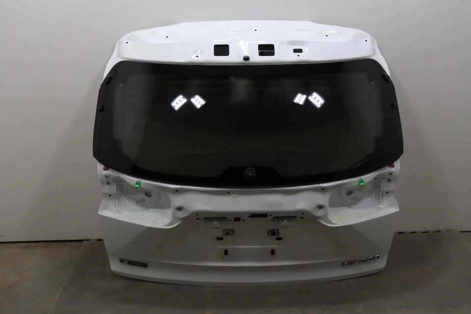 2018 - 2021 LEXUS NX300 后尾护罩升降盖板原始设备制造商白色_083 — 第 1/4 张图片