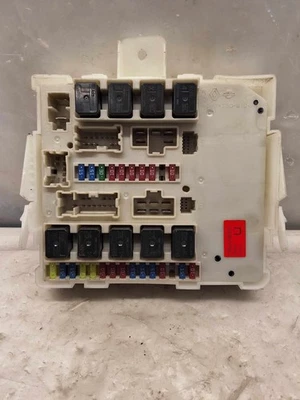 Caja de fusibles de cabina 284B6ZE00C NISSAN FRONTIER 07 Foto 1 de 4