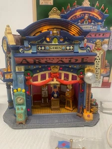 Lemax Village Collection the Village Arcade beleuchtetes Gebäude 2006 KOSTENLOSER VERSAND - Bild 1 von 10