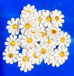 24x White Daisy Flower w/ Light Orange Centre Embroidered Sew On Applique Patch - Picture 1 of 3