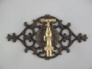 Garten Wasserhahn Schlauchhalter Jugendstil Antik Wandbrunnen Eisen Messing brau - Bild 1 von 3