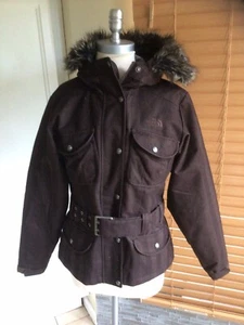 North Face braune Damen Ski Schnee Winterjacke mit Gürtel und Kunstfellkapuze Gr. M - Bild 1 von 12