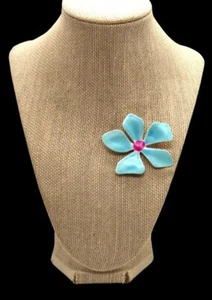Broche Flor Azul De Colección Esmalte Sobre Metal Rosa Abstracto Moda Joyería - Imagen 1 de 10
