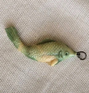 De colección Coy Fish Celuloide Dije Galleta Jack Gumball Premio Juguete Premium 1.5" - Imagen 1 de 3