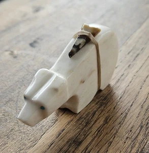 Orso vintage nativo alabastro e pietra turchese intagliato fetish con offerta firmato - Foto 1 di 12