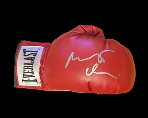 Raging Bull Robert De Niro Signed Boxing Glove JSA Proof Photo 2 - Picture 1 of 8