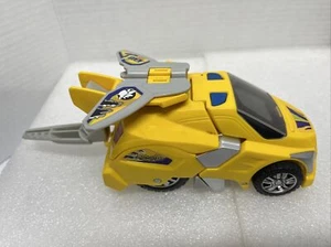 Sliver Switch And Go Dinos Yellow - Picture 1 of 6