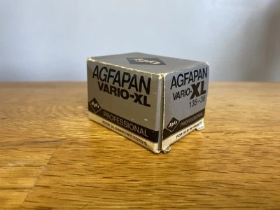 PELÍCULA PARA CÁMARA AGFA VARIO-XL 135-36 35 MM - 36 EXP - ASA125-1600 - CADUCIDAD 1983 - SELLADA Foto 1 de 4