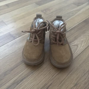 Ugg Chestnut Brown Camo Neumal II Boots Toddler Size 6 - Picture 1 of 8