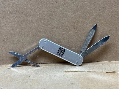 Victorinox 经典瑞士军刀 58 毫米光滑 Alox Reynolds 铝 — 第 1/4 张图片