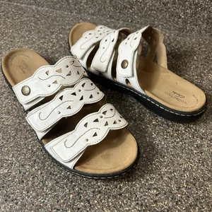 Clarks Collection Sandalen Freizeit weiß Leder Slipper offene Zehenpartie flach Damen 10 M - Bild 1 von 11