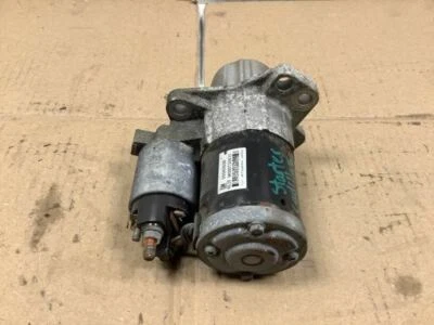 Motor de arranque Cadillac SRX 2010-2011 2,8 L FÁBRICA Foto 1 de 4