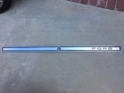 OEM NEW 1968 FORD CUSTOM 500 TRUNK MOLDING C8AZ 62425A02 A Foto 1 de 2