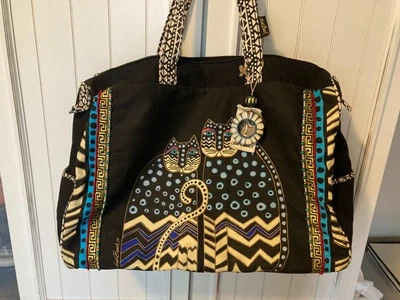 Laurel Burch Lg. Bolsa de viaje de fin de semana negra - gatos - corazones curativos. Abraza espíritus. Foto 1 de 4