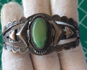 VTG OLD PAWN NAVAJO INDIAN STERLING SILVER GREEN TURQUOISE CUFF BRACELET - Picture 1 of 8