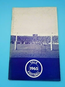 YALE BULLDOGS - COLLEGE FOOTBALL MEDIA GUIDE - 1965 - CARMEN COZZA 1st YEAR - Picture 1 of 3