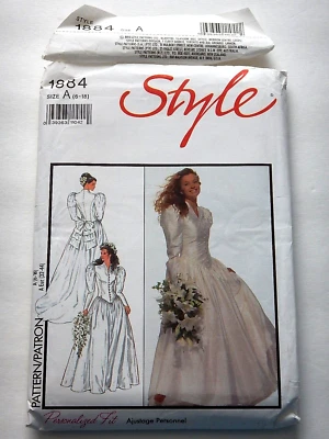 Style 1884 Wedding Dress ©1990 sizes 6-18 UC FF - Image 1 of 2