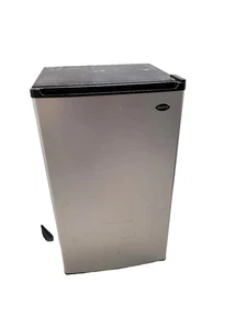 Compact Sanyo Mini Refrigerator - Model SR-3720M. SLIGHTY USED!!! - Picture 1 of 4