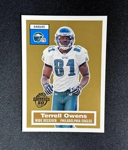 2005 Topps Terrell Owens #8 50th Anniversary Football 1956 Style Card Eagles - Picture 1 of 2