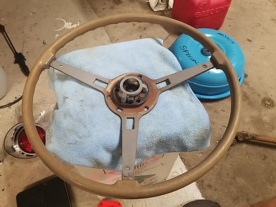 1970 1971 DODGE CHALLENGER PLYMOUTH CUDA WOODGRAIN STEERING WHEEL MOPAR E BODY.  - Image 1 of 4