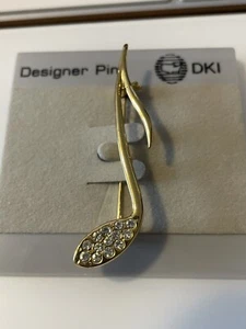 Vintage Estate DKI Gold Tone Eighth Music Note Brooch Pin Rhinestone NOS - Picture 1 of 3