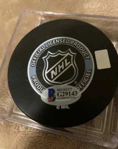 MILAN LUCIC AUTOGRAPHED HAND SIGNED OFFICIAL PUCK EDMONTON OILERS Beckett Coa - Picture 1 of 2