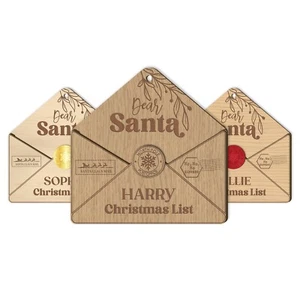 Personalisierter Weihnachtsmann Umschlag mit Holzgravur Weihnachtsmotiv für Kinder - Bild 1 von 7