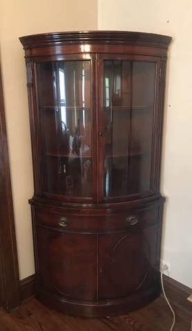 Drexel Heritage-Mahogany-Corner Cabinet-China Cabinet-New Hamptons Court-1950’s Cover